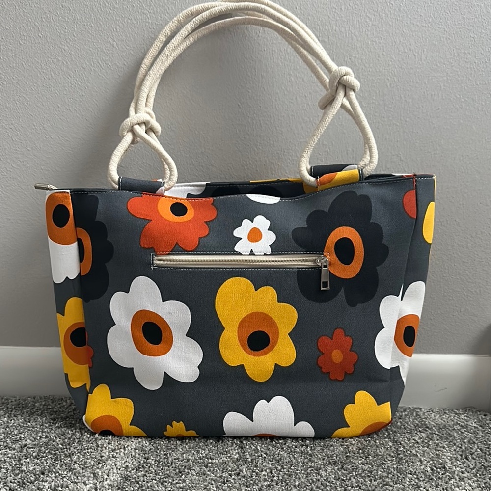 Farmhouse is My Style Floral Zippered Tote